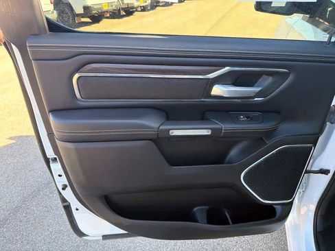 Used 2025 RAM 1500 Laramie AWD/4WD image 30