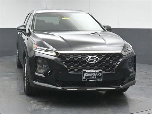 Used 2019 Hyundai Santa Fe SE image 2