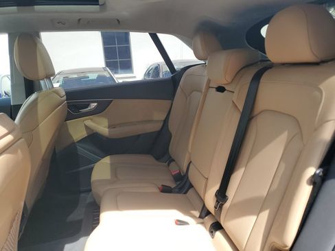Used 2019 Audi Q8 Prestige w/ Luxury Package AWD/4WD image 14
