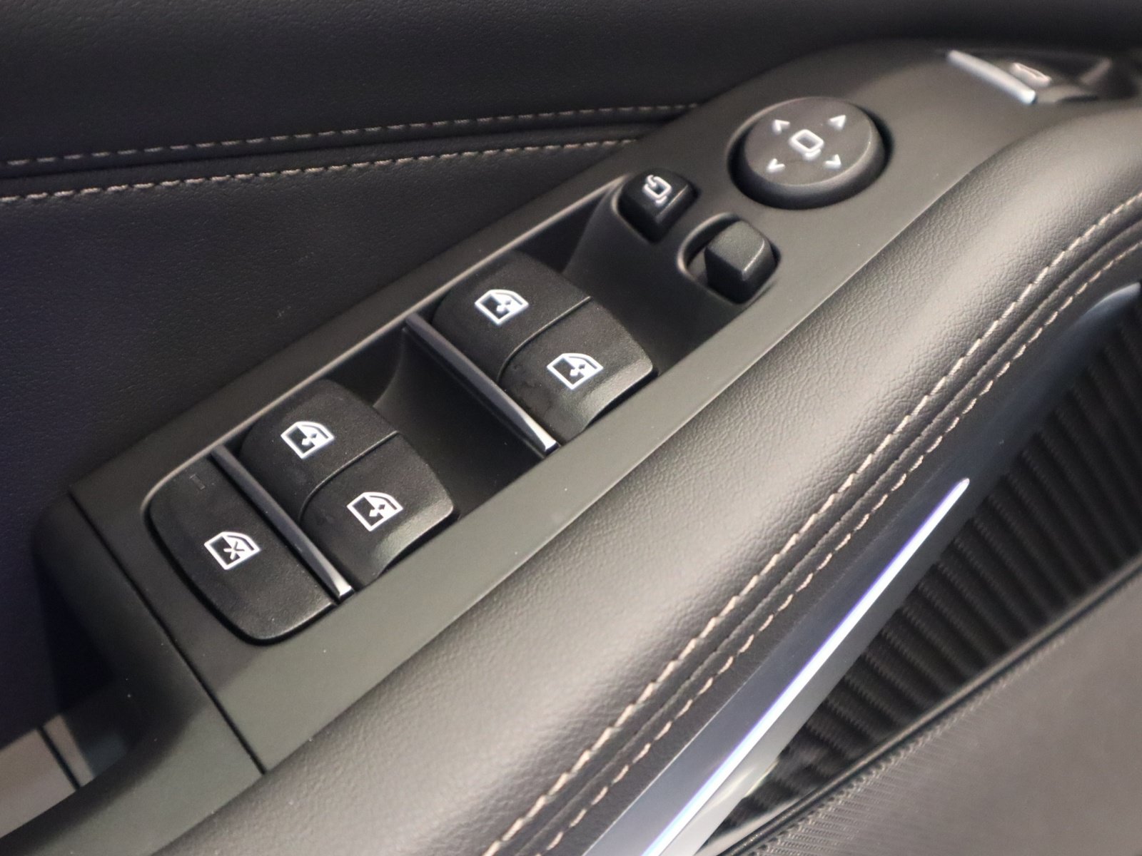 Used 2026 BMW X5 M60i AWD/4WD image 24