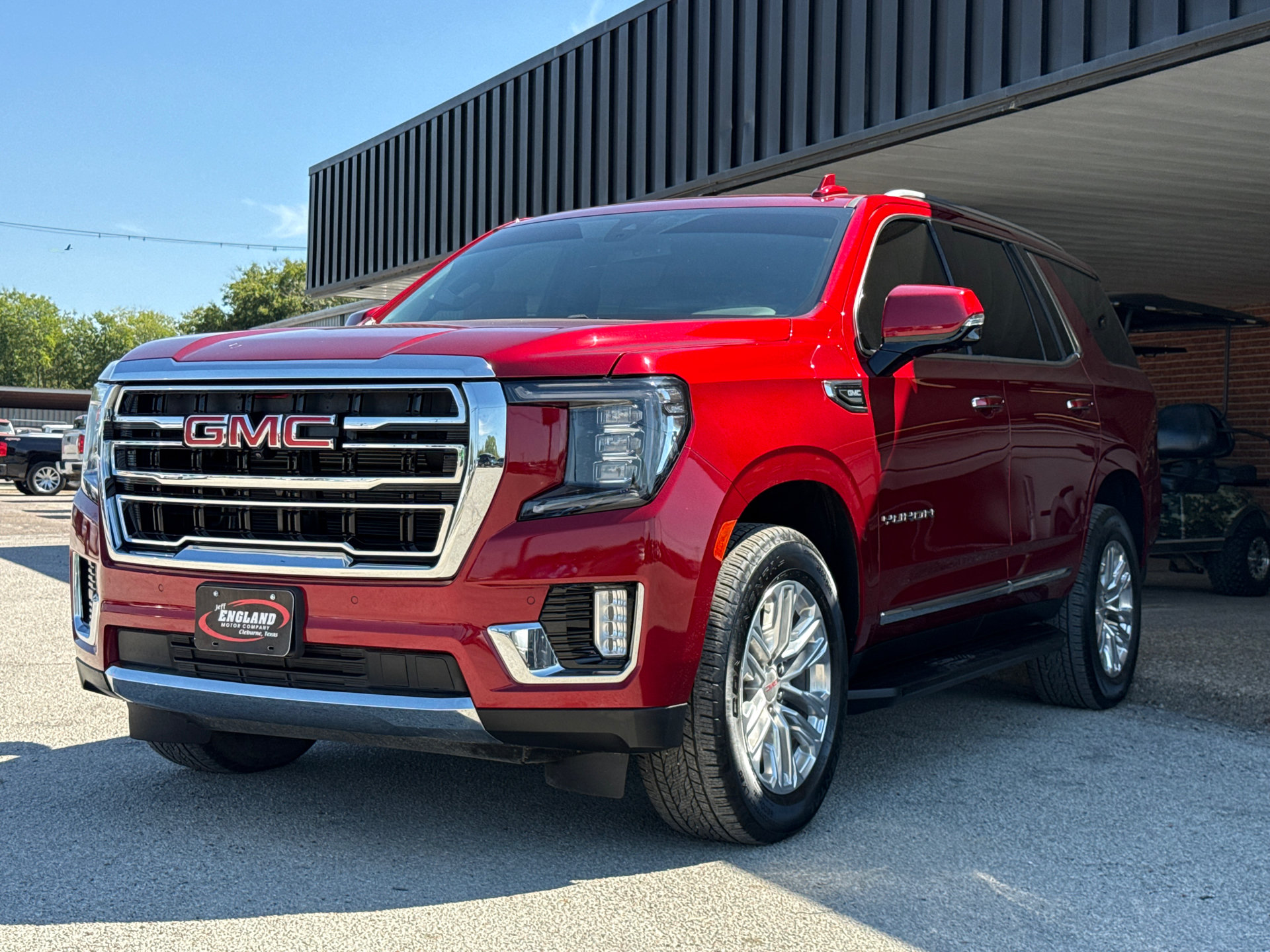 Used 2022 GMC Yukon SLT w/ SLT Luxury Package RWD image 3