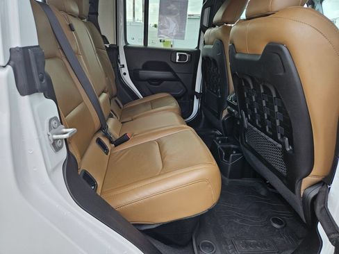 Used 2022 Jeep Gladiator Rubicon w/ Dual Top Group AWD/4WD image 24