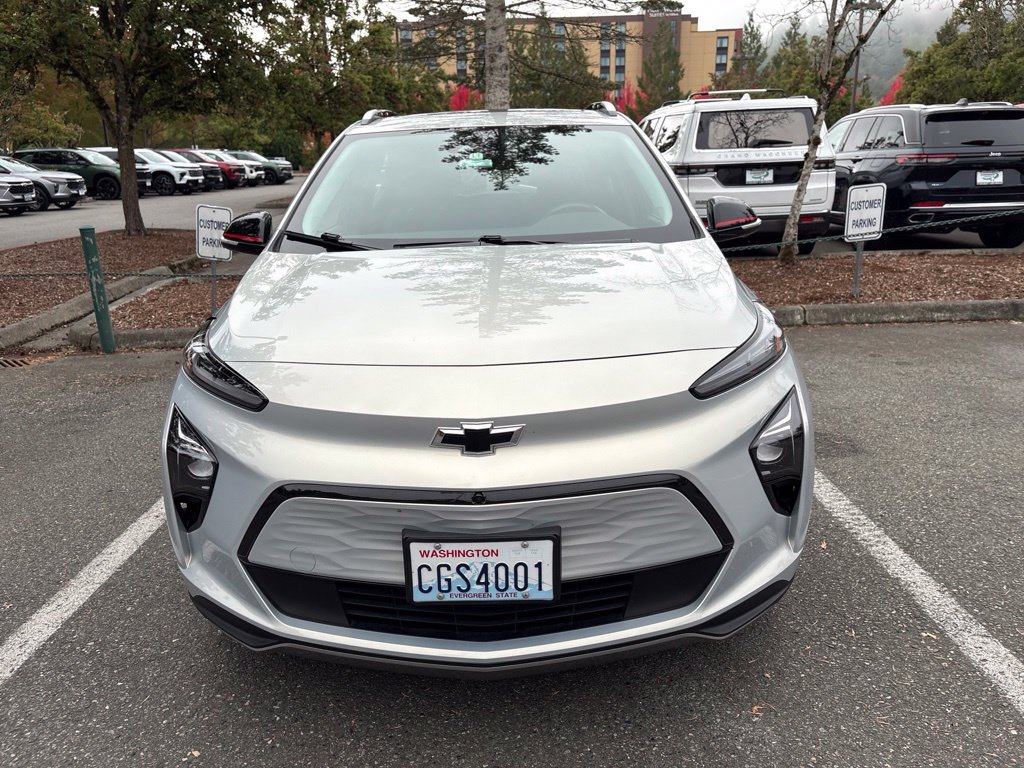 Used 2023 Chevrolet Bolt EUV Premier w/ Sun & Sound Package FWD image 11