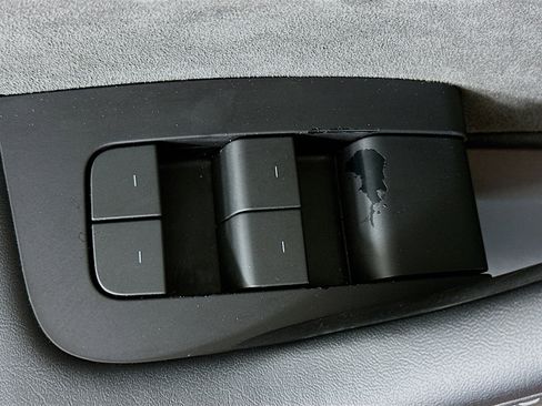 Used 2022 Tesla Model Y Performance AWD/4WD image 15