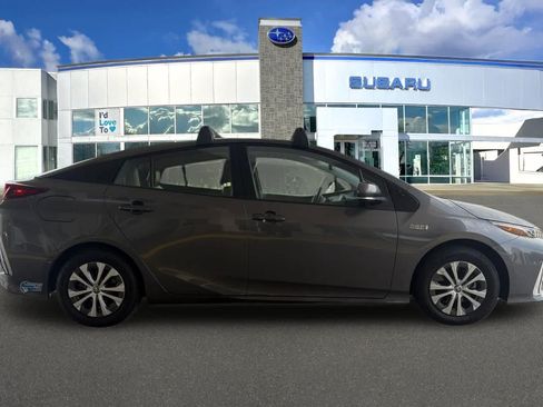 Used 2021 Toyota Prius Prime Limited FWD image 6