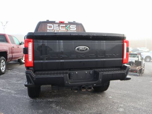 Used 2023 Ford F250 XLT w/ Black Appearance Package image 7