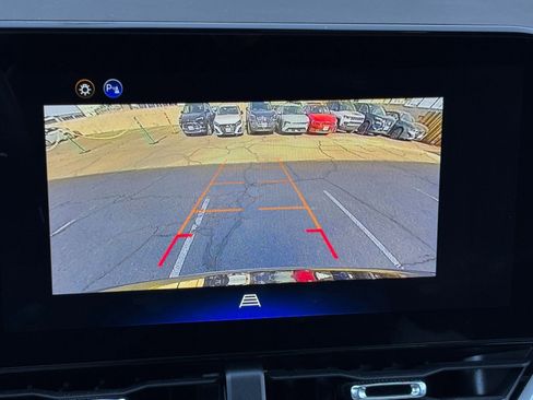 Used 2025 Chevrolet Equinox LT FWD image 23