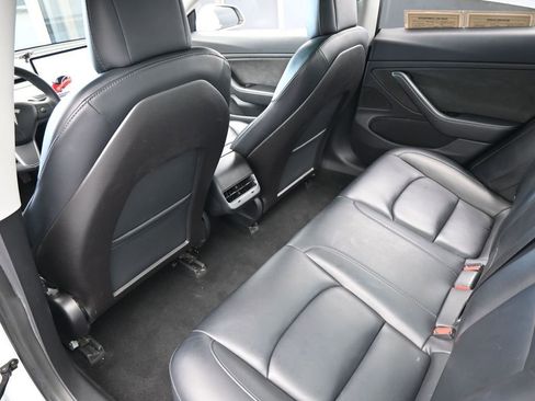 Used 2019 Tesla Model 3 image 31