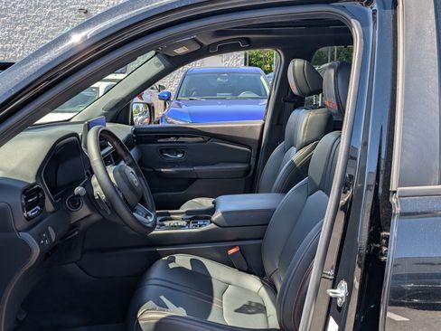 Used 2024 Honda Pilot TrailSport image 17