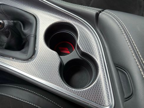 Used 2015 Dodge Challenger SRT Hellcat image 21