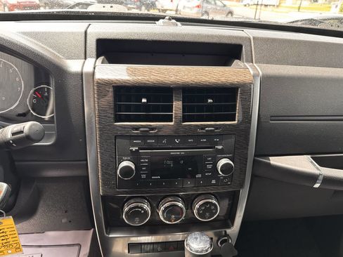 Used 2009 Jeep Liberty Sport w/ Popular Equipment Group AWD/4WD image 11