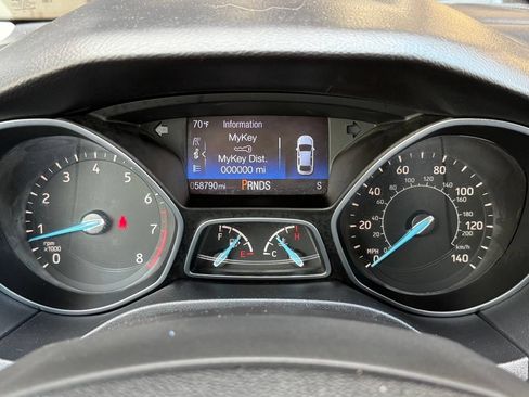 Used 2015 Ford Focus Titanium FWD image 34