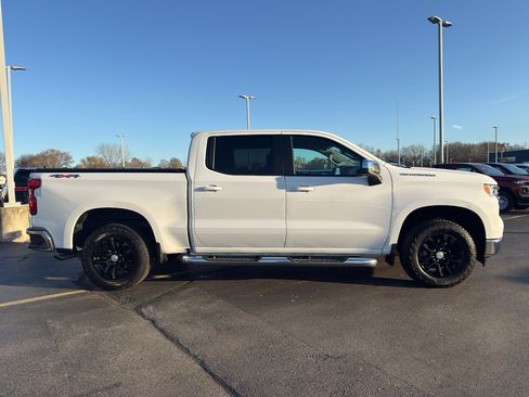 Used 2024 Chevrolet Silverado 1500 LT image 4