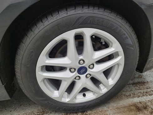 Used 2015 Ford Fusion SE image 31