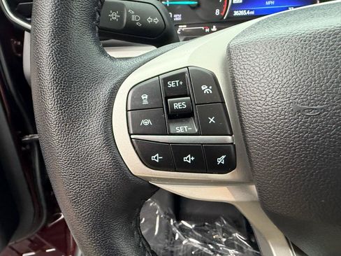Used 2023 Ford Explorer XLT w/ Equipment Group 202A AWD/4WD image 31