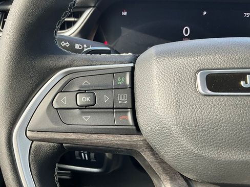 New 2025 Jeep Grand Cherokee L Limited w/ Black Appearance Package image 25