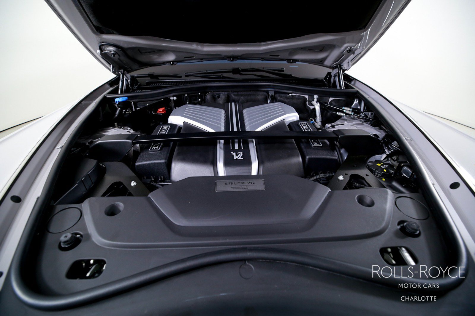 Used 2024 Rolls-Royce Phantom Sedan w/ The Phantom Package RWD image 38