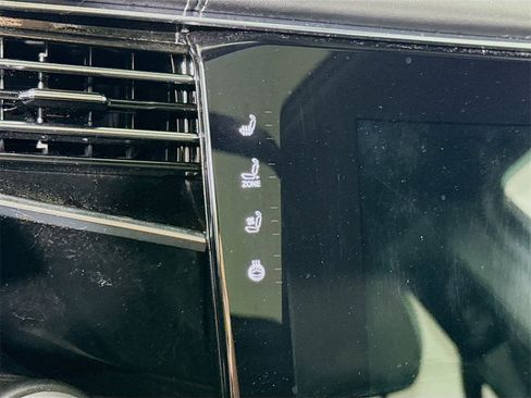 Used 2022 Jeep Wagoneer Series III w/ Premium Group I image 13