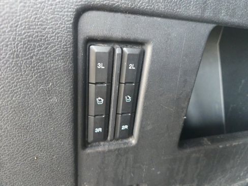 Used 2023 Ford Expedition Limited image 11