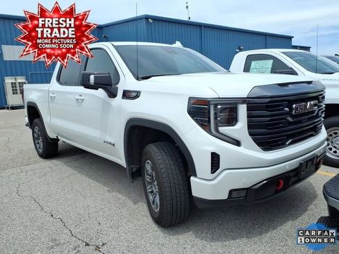 Used 2024 GMC Sierra 1500 AT4 w/ Technology Package AWD/4WD image 3