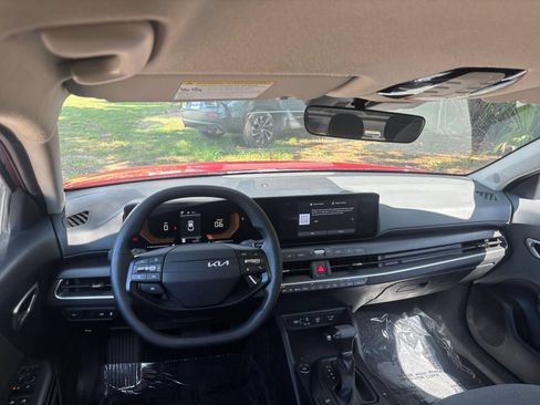 Used 2025 Kia K4 FWD image 35