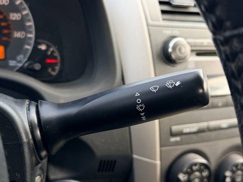 Used 2010 Toyota Corolla image 24