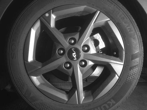 Used 2025 Kia K4 FWD image 14