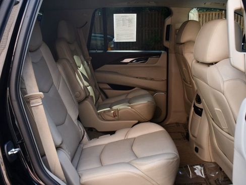 Used 2016 Cadillac Escalade Premium image 26