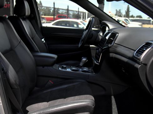 Used 2022 Jeep Grand Cherokee Laredo X AWD/4WD image 48