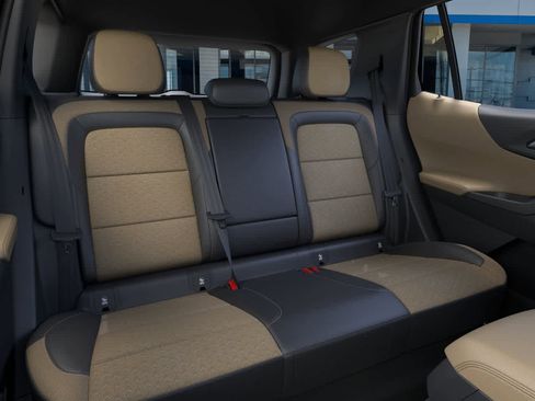 New 2026 Chevrolet Equinox ACTIV w/ Convenience Package III image 17