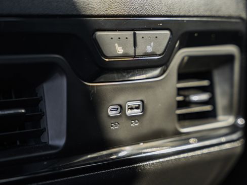 Used 2024 Chevrolet Silverado 1500 ZR2 w/ Technology Package image 42