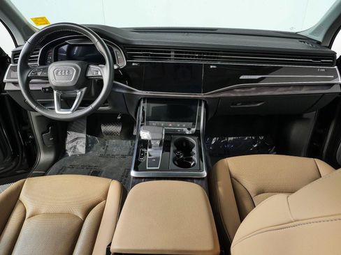 Used 2025 Audi Q7 3.0T Premium Plus AWD/4WD image 18