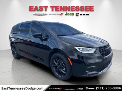 New 2026 Chrysler Pacifica Limited w/ S Appearance Package