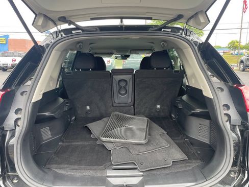 Used 2020 Nissan Rogue S w/ Special Edition Package FWD image 15