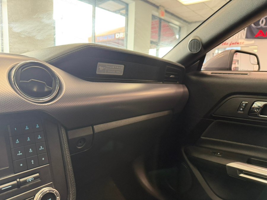 Used 2017 Ford Mustang Coupe RWD image 45
