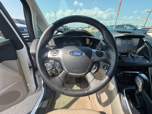 Used 2016 Ford C-MAX SEL w/ Equipment Group 301A FWD image 16