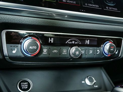 Used 2024 Audi Q3 2.0T Premium Plus w/ Premium Plus Package image 17