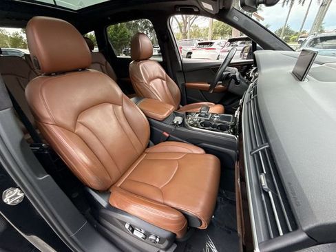 Used 2018 Audi Q7 3.0T Prestige w/ Prestige Package AWD/4WD image 26