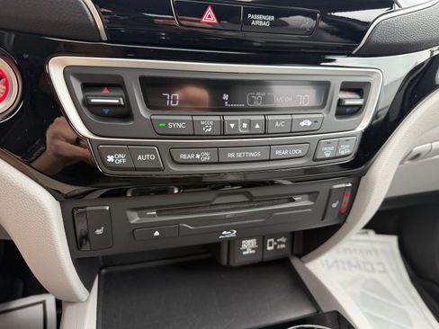 Used 2021 Honda Pilot Touring image 38