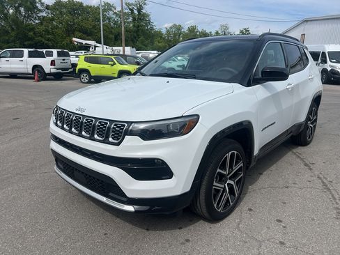Used 2025 Jeep Compass Limited w/ Elite Group AWD/4WD image 1