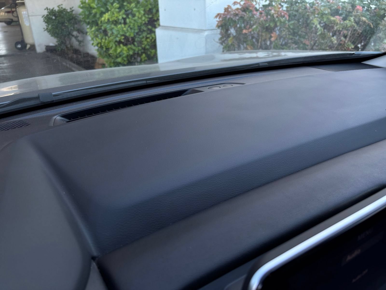 Used 2025 Nissan Rogue SV AWD/4WD image 16
