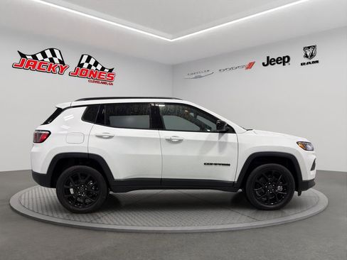 New 2026 Jeep Compass Latitude AWD/4WD image 12