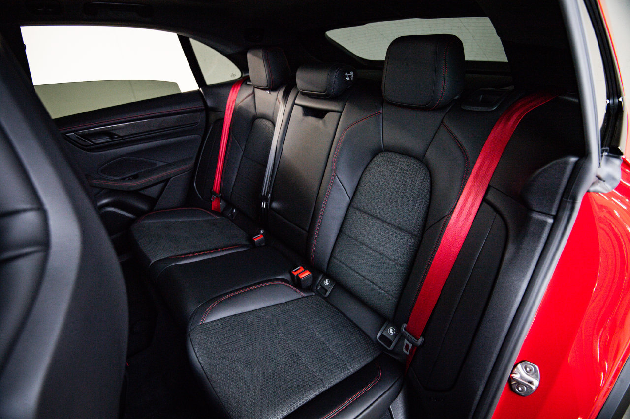 Used 2026 Porsche Macan GTS Electric AWD/4WD image 24
