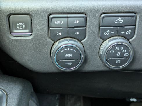 Used 2023 Chevrolet Silverado 1500 LT Trail Boss w/ Protection Package image 14