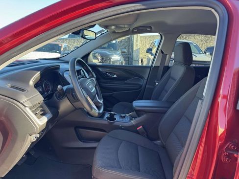 Used 2024 GMC Terrain SLE w/ Driver Convenience Package image 18