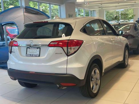 Used 2021 Honda HR-V LX image 3