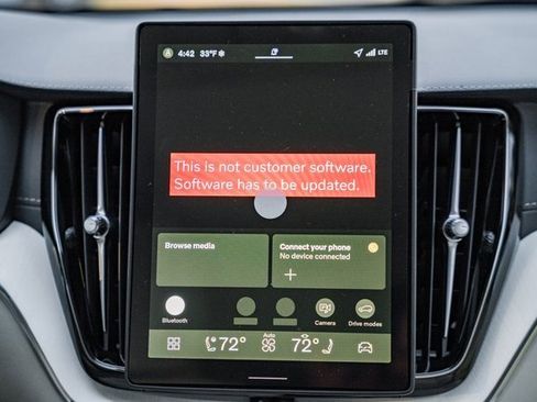 New 2026 Volvo XC60 B5 Ultra w/ Protection Package Premier image 22