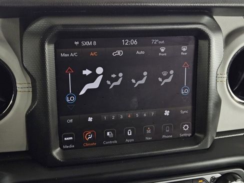 Used 2022 Jeep Wrangler Unlimited Sahara image 13