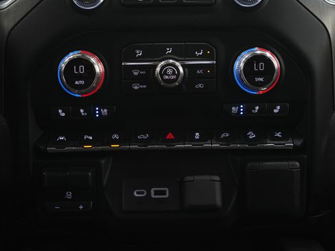 Used 2020 GMC Sierra 1500 Denali w/ Denali Ultimate Package AWD/4WD image 15