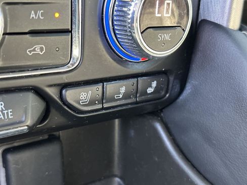 Used 2022 GMC Yukon XL SLT w/ SLT Luxury Package image 26